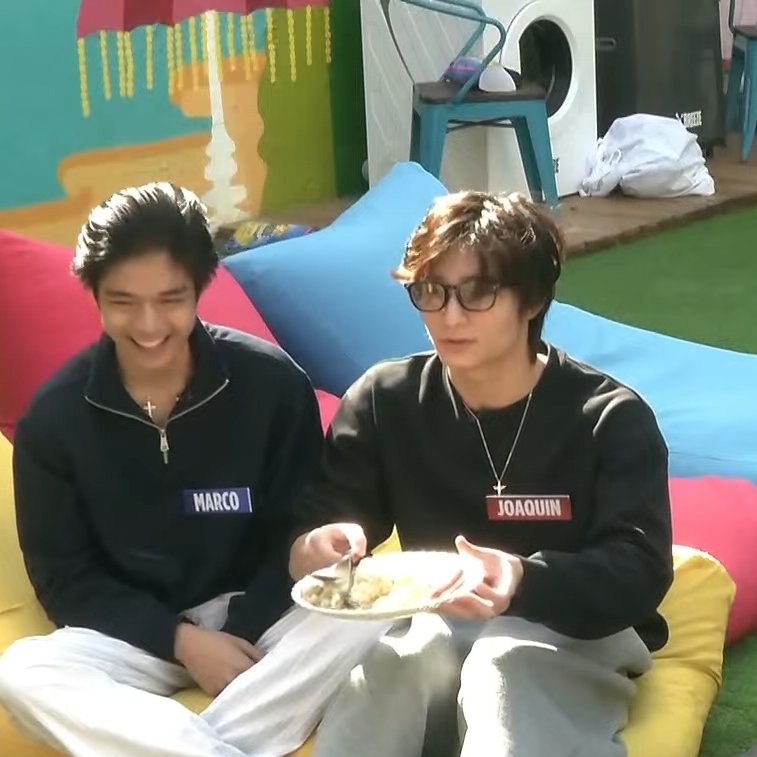___youroblush's tweet photo. joaquin with his specs and black top is really my weakness huhu

BBS JOAQUIN https://t.co/47ngSXFqkt
