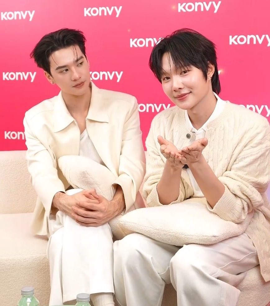 เจ่งปุ๋งน่ารักมากกก 🦆🐰

<a href="/Konvy_Official/">KONVY</a> 

KNP KONVY AWARDS25 LIVE
#KonvyXKengNamping
#KonvyAwards2025
#Konvy