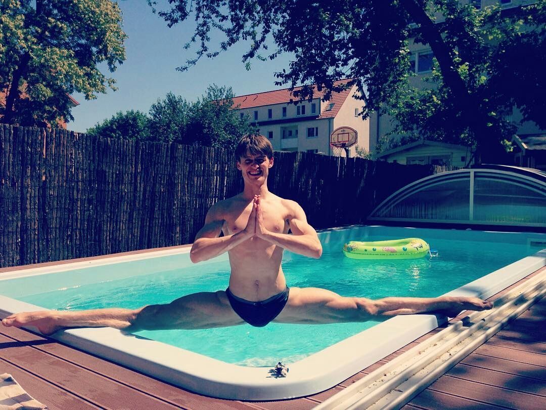 He was dared to attempt it but what he doesn't know is his friend is waiting under the water. It'll be quite the surprise when he's lifted into the air on his fist.