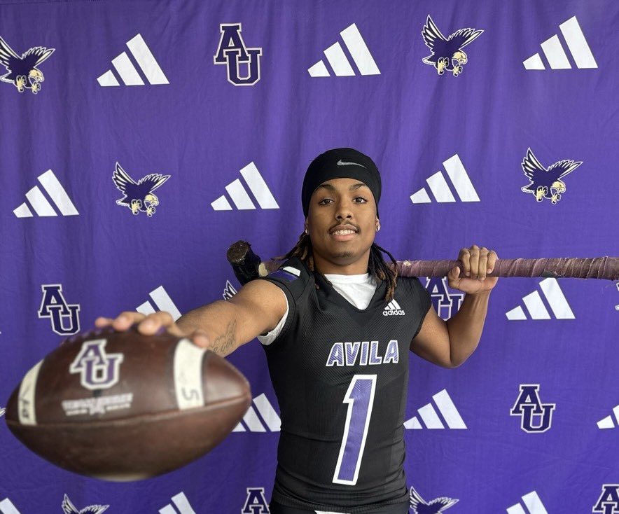 CoachO223's tweet photo. Let’s gooooo!!!!! From #NoXMentality to #NoLimits,Hawks we got another one spreading his wings!!

- WE WILL SEE YOU ON NATIONAL SIGNING DAY 
LETS GOOOO 
@jcharmonhigh @kckschools @KCKPSAthletics @Luh_David223 https://t.co/gcJqbDVXNa