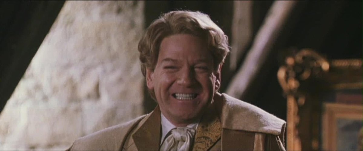 Un día como hoy, nacía Gilderoy Lockhart, quien fue Caballero de la Orden de Merlin, tercera clase, Miembro Honorario de la Liga de Defensa Contra las Artes Oscuras, y ganador en cinco ocasiones del premio a la sonrisa más encantadora, otorgado por la revista Corazón de bruja.