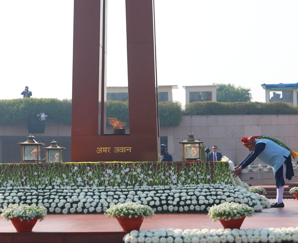 Narendra Modi tweet media