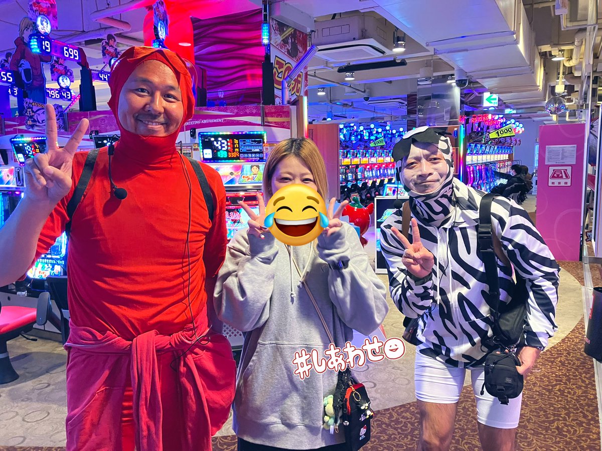 pachinkashu's tweet photo. 念願のカパ様🥹

からくり運命通せたし
パチも遊べて
大満足たーしーすぎた！

お忙しい中お写真ご対応
ありがとうございました😫🫶

宝物写真増えた🤭
ウレピギャスすぎてWピース草

#オラ人間になりてぇ
#松本バッチ さん
#嵐 さん
#カパ本
#パラシ
#きむちゃんねる https://t.co/WCU52KlAL1