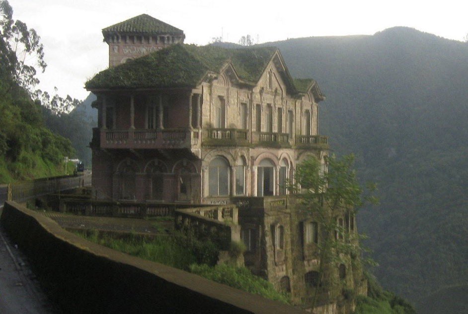 MorbidKnowledge's tweet image. During the 1920s, Colombia's luxurious Hotel del Salto was a popular destination for wealthy individuals in the country. 

However, over time, it gained a dark reputation as a place where people went to end their own lives. 

According to local stories, the hotel was constructed…