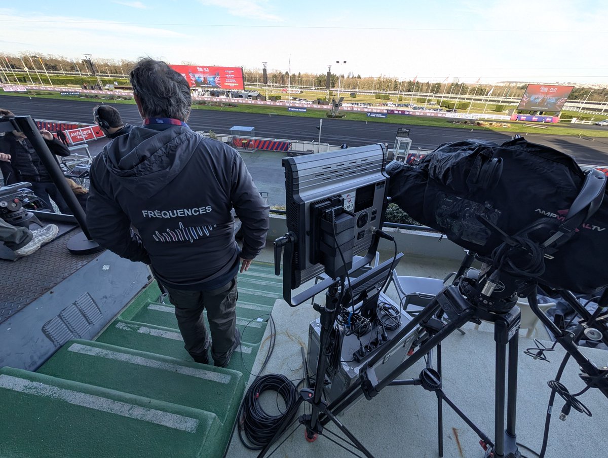🏁 Le 25 janvier, l’ANFR était au Grand Prix d’Amérique à Vincennes.

Notre mission : surveiller les fréquences utilisées (sécurité, médias, TV…) et intervenir en cas d’interférences pour que tout fonctionne sans coupure. 📻

#ANFR #GPA2026