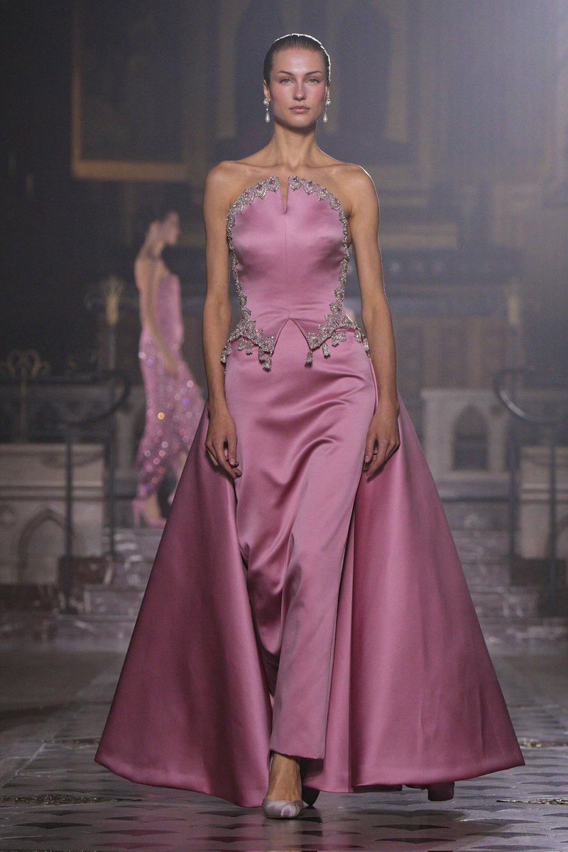 LaModeUnknown's tweet image. All the shades of PINK by ✨️Georges Hobeika✨️ Spring/Summer 2026 Couture.🪡