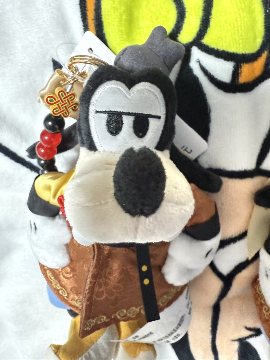 グーフィー の春節コス上海ディズニーストア限定のぬいぐるみ