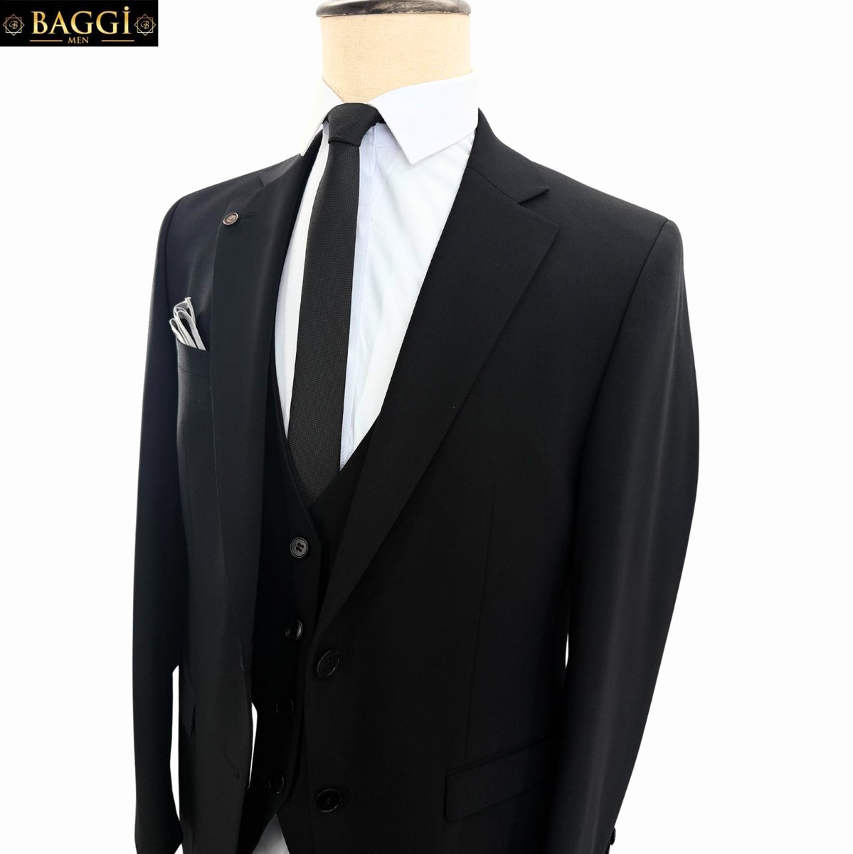 Baggiacacia's tweet photo. Multi-tasking suits for you to suit up like a legit only at baggi men . A𝐯𝐚𝐢𝐥𝐚𝐛𝐥𝐞 in store &amp; Online  via https://t.co/D5NWrLBc70 for deliveries.
 Price;shs.950,000 
Sizes;46-60
Colors; variety 
#baggimensuits
#MenswearStyle
#baggimen #firstfloor #LoveYou https://t.co/buPJHNlwEq