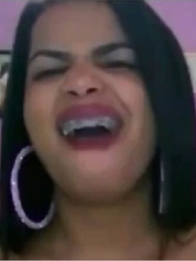 albertichell's tweet image. a anestesiada no céu da boca causada pelo primeiro gole de café &amp;gt;&amp;gt;&amp;gt;&amp;gt;&amp;gt;&amp;gt;