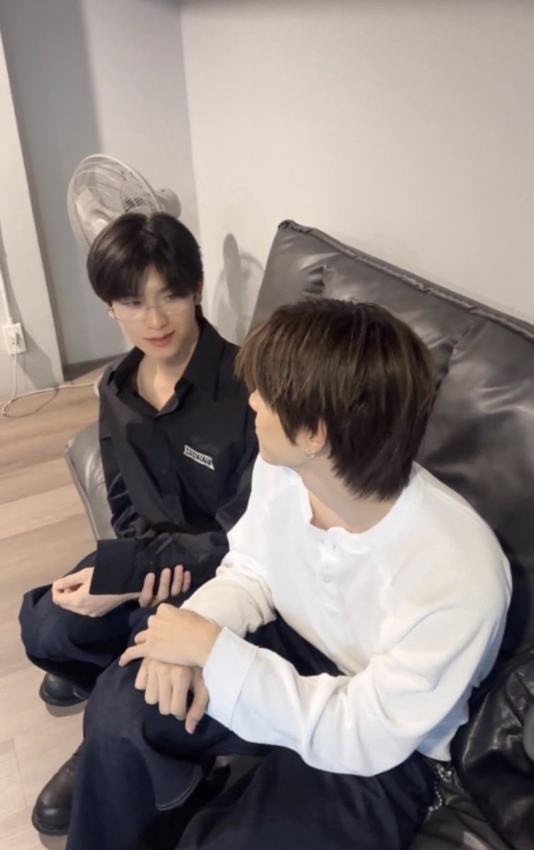 febploy — ^. .^₎⟆ tweet media