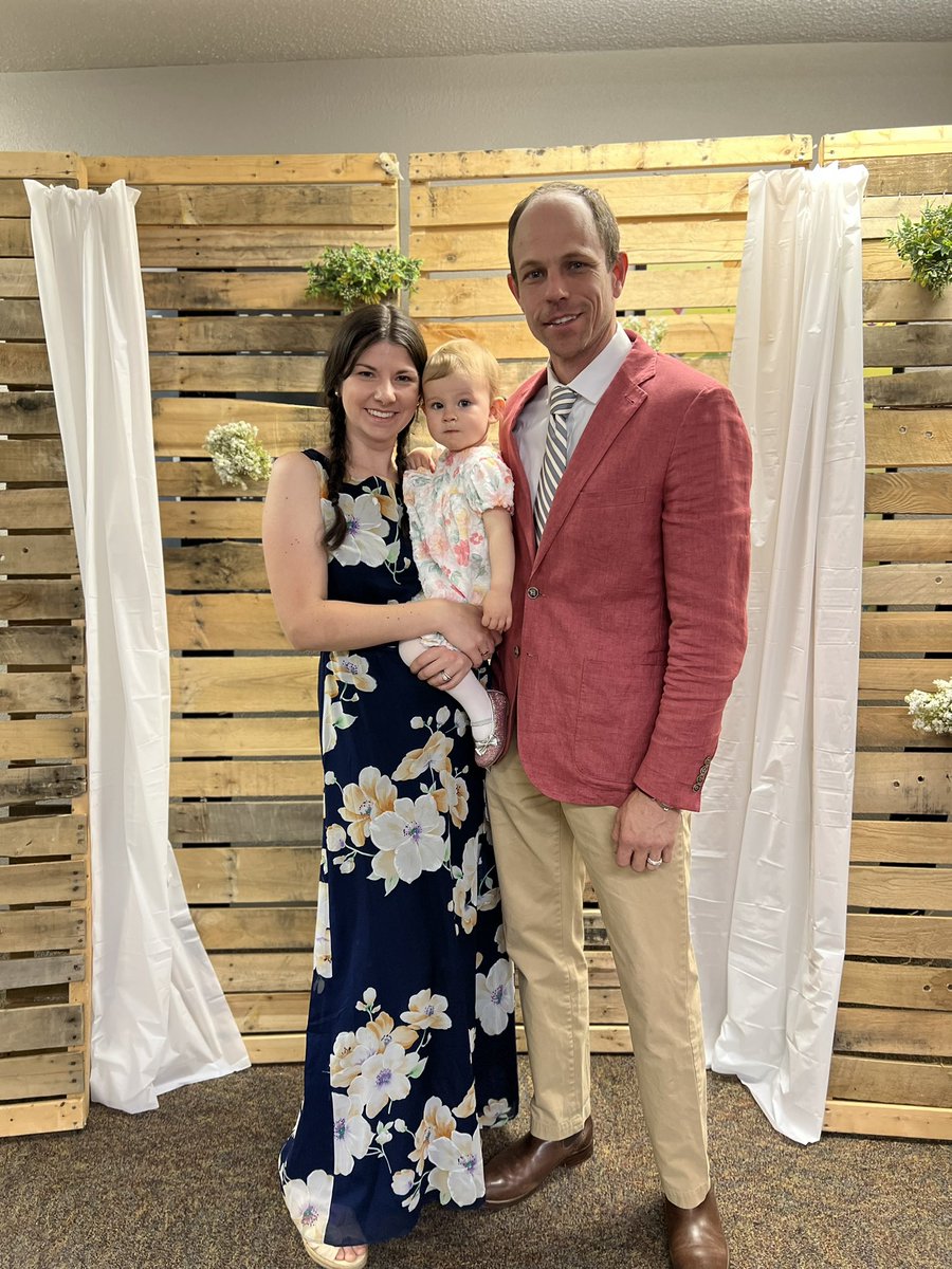 CaseyPutsch's tweet image. Recently, I was told that a MAJOR CHRISTIAN organization is completely backing Vivek who is…

a HINDU man! (Read that again slowly)
Looks down on Americans
Is facing RICO charges (with “anti-Christ man”, Peter Thiel)
Made millions while investors lost it all
Bodyguard arrested…