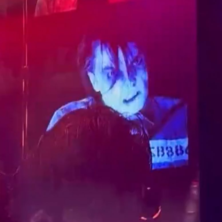 vaIedecem's tweet image. GW88? and DS672 ! GW is for gerard way so the initials for charlies character as DS !