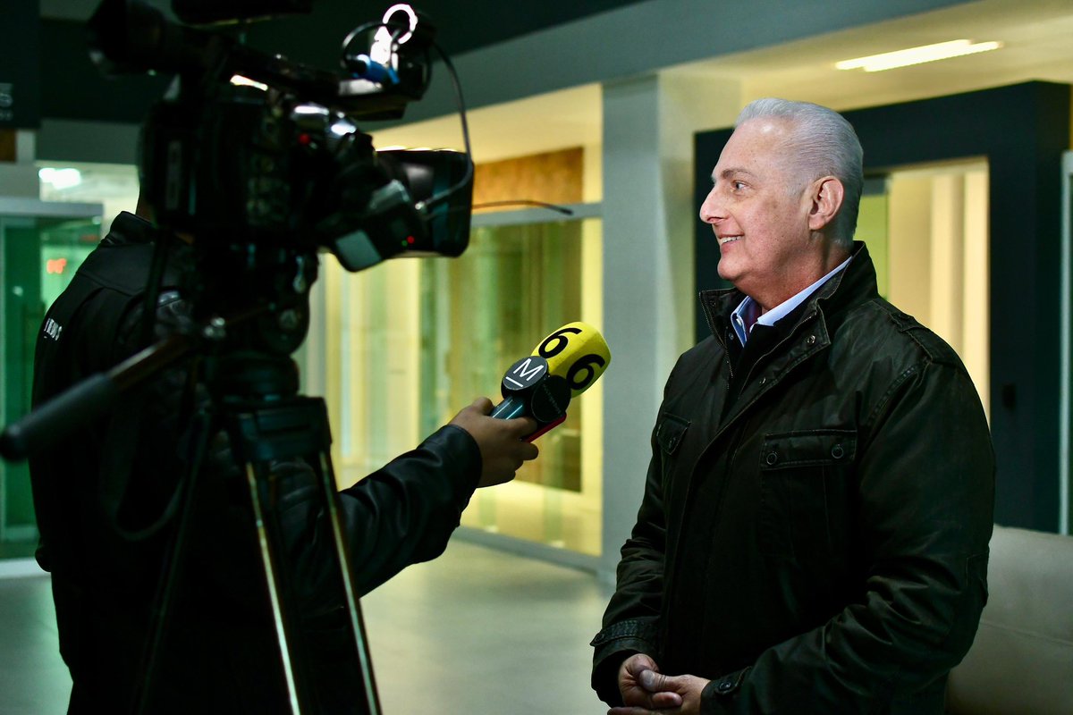 RomanCepeda's tweet photo. Esta mañana compartí en Telediario Matutino, con @acarrillor, avances de obras y proyectos que estamos impulsando en beneficio de las y los torreonenses. Seguimos trabajando por #Torreón. ¡Les deseo una excelente semana! #TorreónSiemprePuedeMás 👊 #CoahuilaPaDelante https://t.co/oMRFOOOkye
