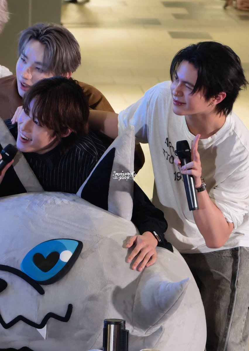 mypspace9208's tweet image. พี่เลี่ยม พี่นัท พี่ฮงกับน้องไลยู🐶🥜🍦🐺

LYKN LYKYOU FANSIGN

#สนามอ่านเล่น2026xLYKN
#williamjkp #nnutdan #hongshihoshi #LYKN #LYUYOU