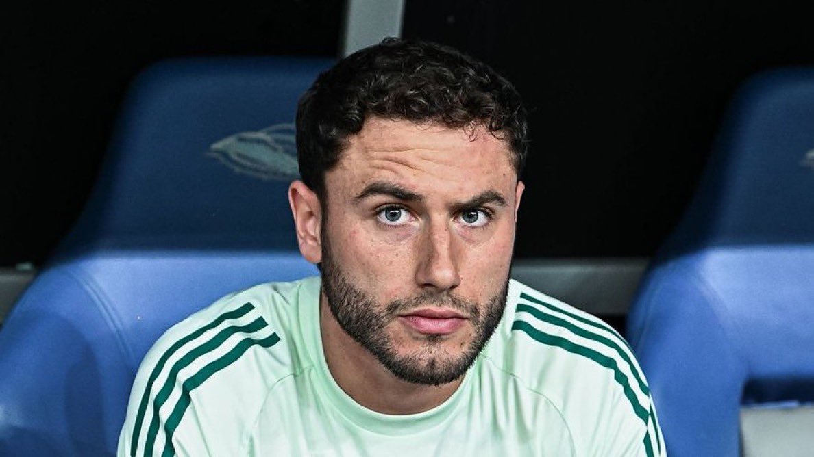 Αμα δώσετε τον ιστορικό αρχηγό της Μίλαν ενώ έχετε δώσει ήδη τον Τετε κοψοχρονιά και μείνουμε με το κριάρι τον Κωτσιρα πάλι δεξί μπακ θα ακολουθήσουν στιγμές που δεν έχετε φανταστεί καταλάβατε ρε σκουπίδια; <a href="/paofc_/">Panathinaikos F.C.</a> ? Γαμω τα σπίτια σας μουνοπανα #paofc