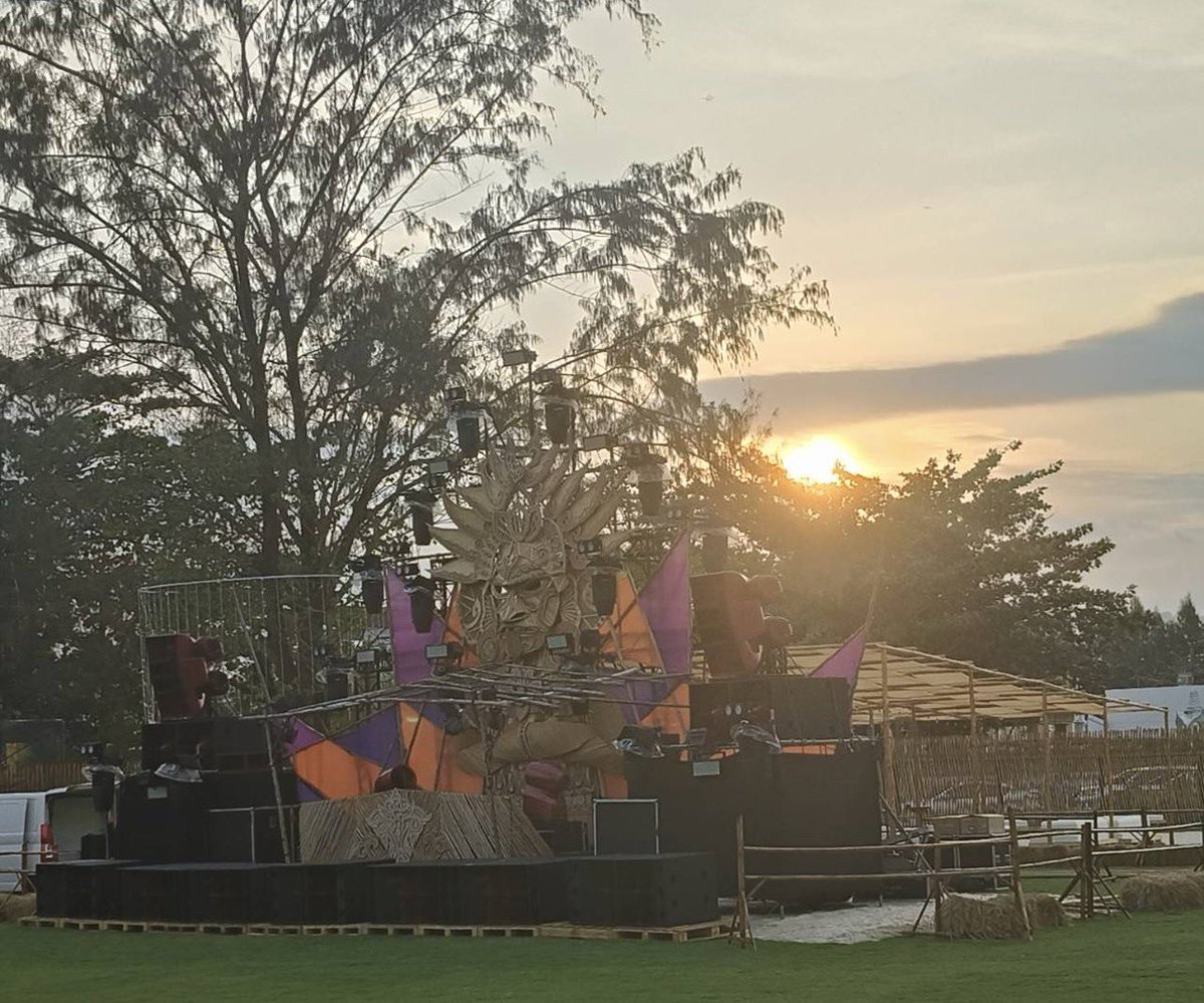 security_phuket's tweet photo. 𝐏𝐫𝐞-𝐄𝐯𝐞𝐧𝐭 𝐒𝐢𝐭𝐞 𝐒𝐮𝐫𝐯𝐞𝐲 𝐂𝐨𝐦𝐩𝐥𝐞𝐭𝐞𝐝 🛡️

Before every major event, our work starts long before the first guest arrives.

Our team has completed a full site survey and risk assessment. https://t.co/nJUiQGTU4u