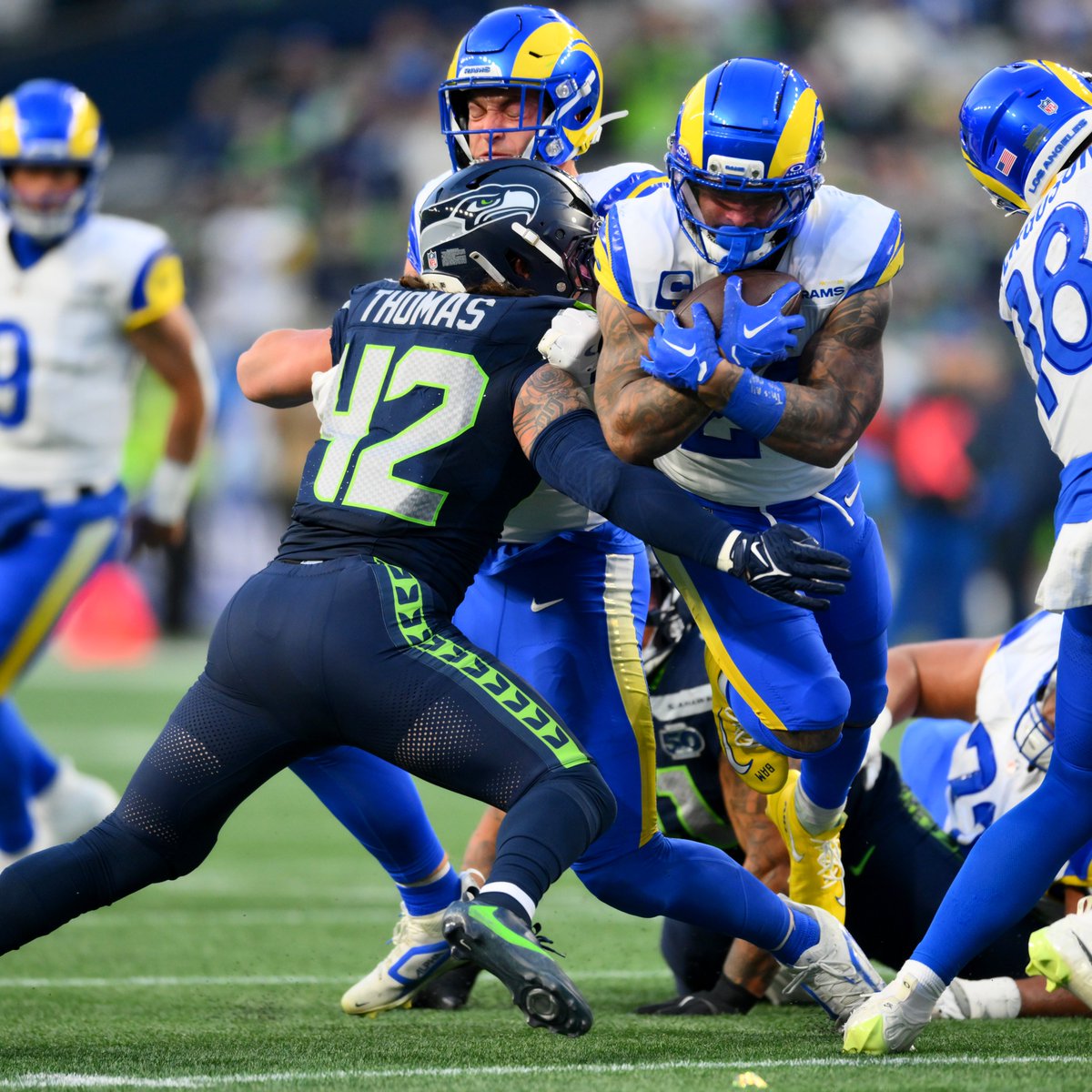 NC State has three former players headed to Super Bowl LX: LB Drake Thomas (Seattle), OL Garrett Bradbury (New England) and DL Cory Durden (New England).

More on the #PackPros: on3.com/teams/nc-state…