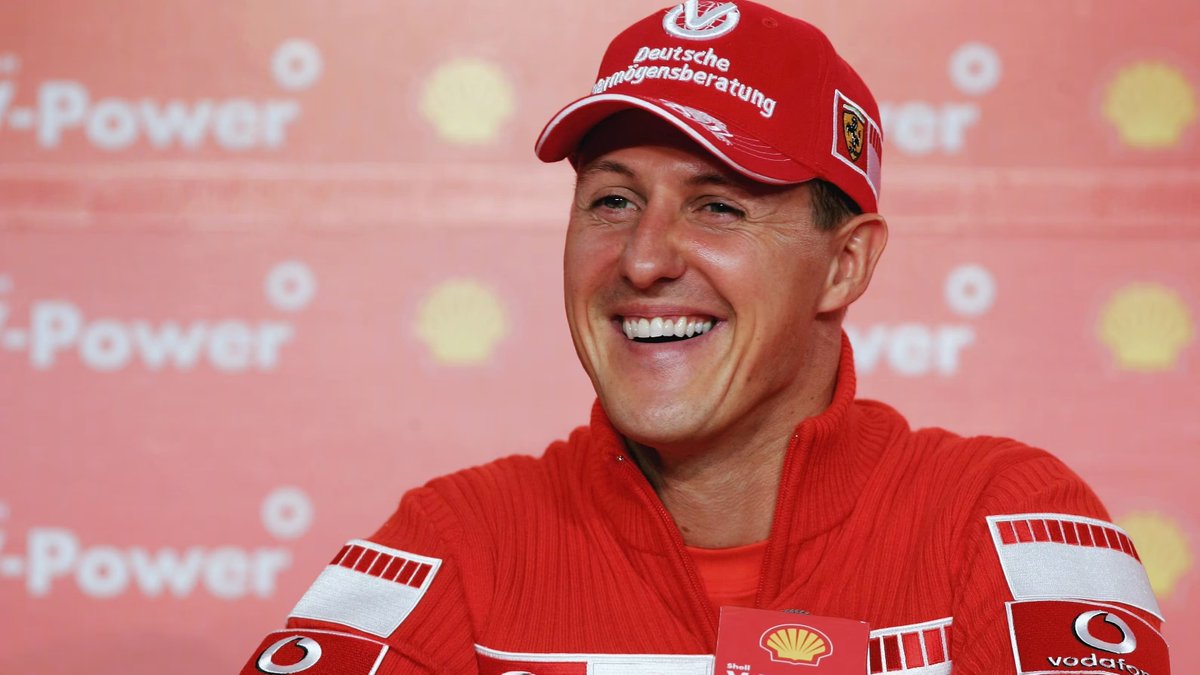 buzzspor's tweet photo. Michael Schumacher, 12 yıl aradan sonra artık yatalak değil ve evinde dolaşabiliyor.  (Daily Mail) https://t.co/drhlbdv7AH