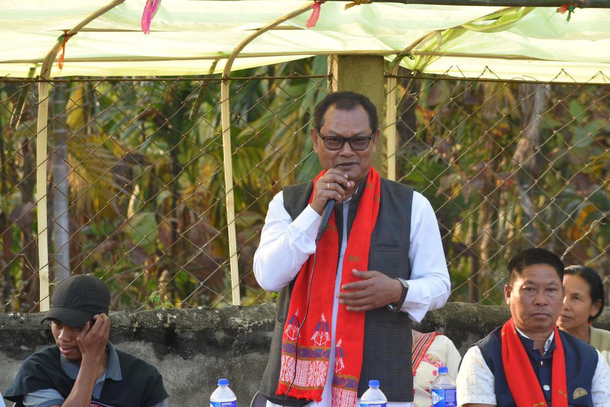 DrNumal's tweet photo. Attended the opening football match organised by Resakhidi United Sports Club, Chokihola. Phonglangpi vs Koilamati marked a spirited start, reflecting strong community support and love for grassroots sports.
#Football #GrassrootsSports #Chokihola #KarbiAnglong https://t.co/y4ZSWBXAbe