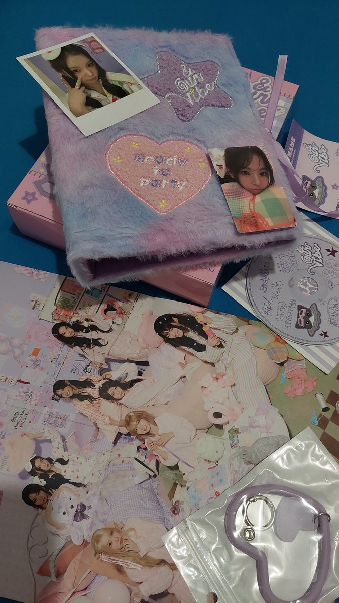 Tiba-tiba suka...
Tiba-tiba chat kak Ven.... 
Akhirnya sudah sampai album nya 
<a href="/vencystore_/">vency store | JASTIP KOREA</a>
Kak makasih udah mau bantu order album nya 🥰 I'm so happy