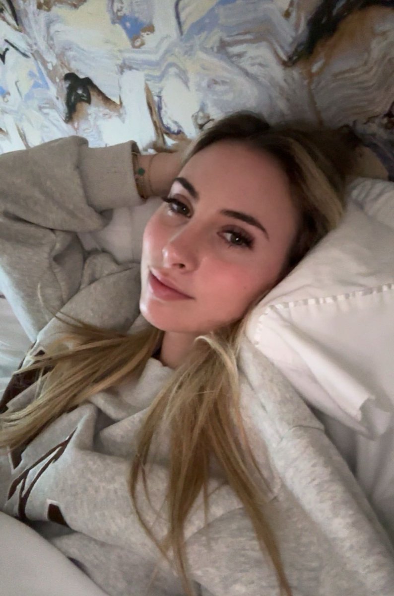 brattyserenav's tweet photo. Oh such a wonderful relaxing vaca morning https://t.co/OoiCMXK1Th