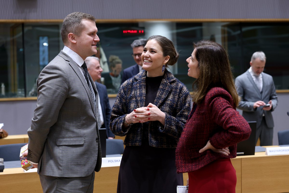 EUCouncil's tweet photo. That's a wrap for #GAC! EU affairs ministers discussed:

🔹@CY2026EU priorities
🔹 Rule of law situation in 🇩🇰, 🇪🇪, 🇬🇷 and 🇪🇸
🔹 European democracy shield

See main results for more ⬇️
https://t.co/9b2BkM6esP https://t.co/misbC6db9i