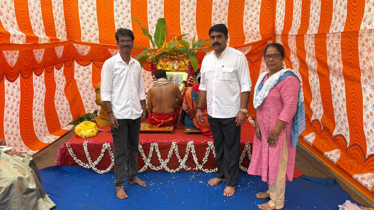 VijaiSardesai's tweet photo. Blessed to be a part of the Satyanarayan Pooja at Anand Nagar Colony, Agalli, Fatorda.
These sacred moments of community prayer, devotion, and togetherness are what truly strengthens our community and preserve our rich culture.
.
.
#SatyanarayanPooja #CommunityFaith #Fatorda #GoaForwardParty