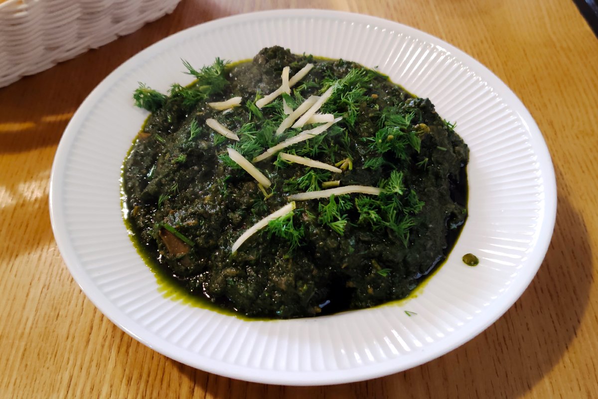Y_Tags69's tweet photo. 今日のお昼ごはんは、
お花茶屋「ヒマラヤン」にて「Dill Leaf Mutton」。

ちょっと前から行きたかったお店に初訪問。
辛さが選べたので中辛にしたが、もうちょっと辛くてもよかったかも？ https://t.co/nMfuuAuQfg