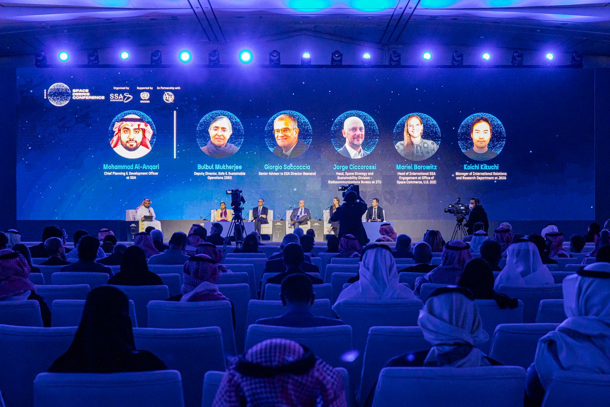 saudispace's tweet photo. Photos from the first panel session at the #SpaceDebrisConference 2026.
صور من  الجلسة الحوارية الأولى في #مؤتمر_الحطام_الفضائي 2026 https://t.co/Fw6urJOGih