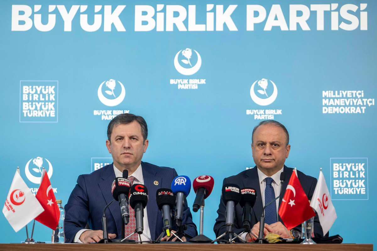 bbpgenelmerkez's tweet image. Genel Başkan Yardımcılarımız Sayın Türker Yörükçüoğlu ve Sayın Prof. Dr. Emin Serin, #Şam ziyaretlerinin ardından düzenledikleri basın toplantısında, gerçekleştirdikleri temaslara ilişkin değerlendirmelerini kamuoyuyla paylaştı.