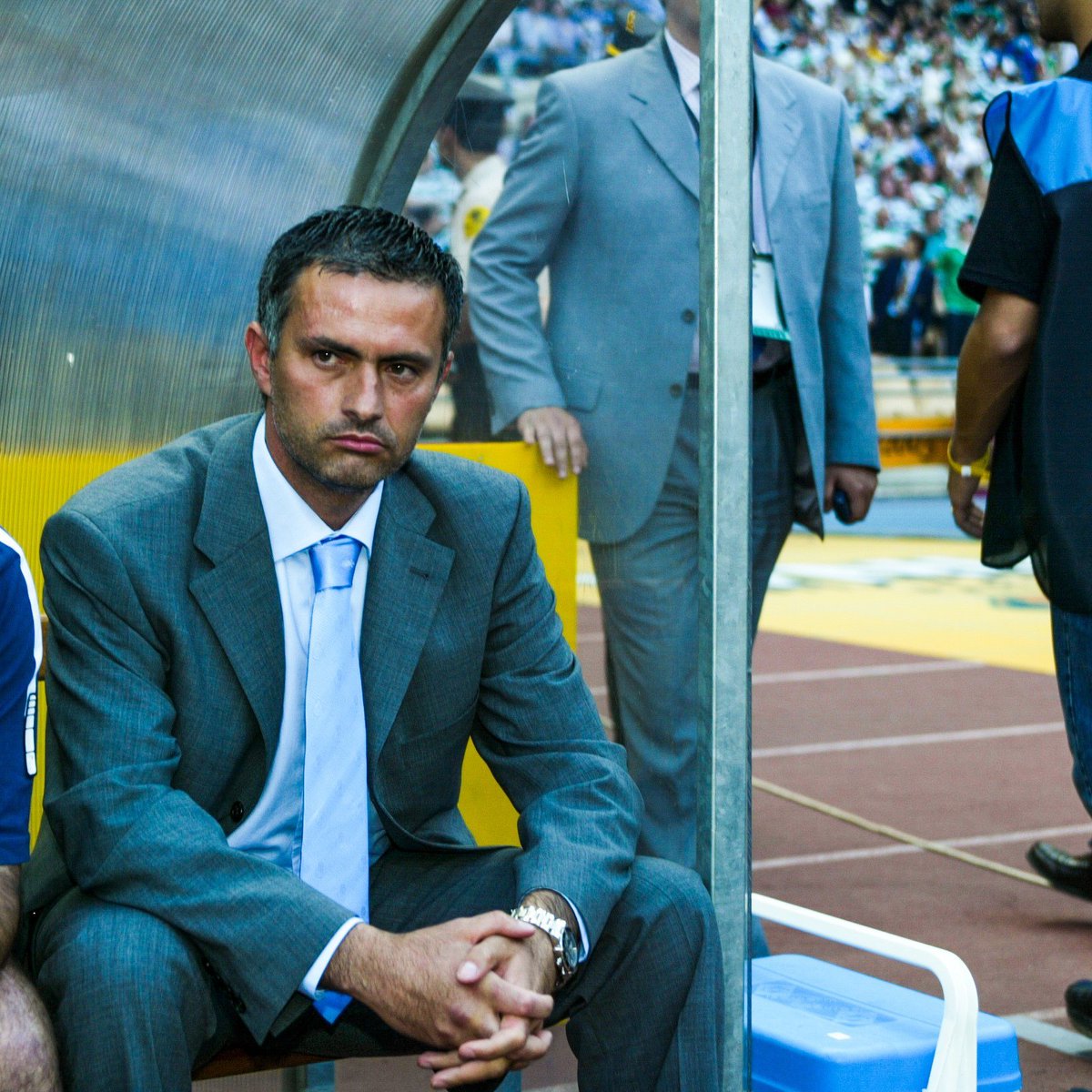 razorblade300's tweet photo. José Mourinho once went 9 years in a row without losing a single league game at home [2002-2011]. 🤯

He managed Porto, Chelsea, Inter and Real Madrid in that time. 

107 different teams failed to beat him in 150 matches. 

🗣️ José Mourinho: “At home, my teams don’t lose.”
🗣️ Jamie Carragher: “It’s one of the most ridiculous records in football history.”
🗣️ Didier Drogba: “Home games under Mourinho felt like war — and we always won.”

Happy birthday to the Special One! 🫡