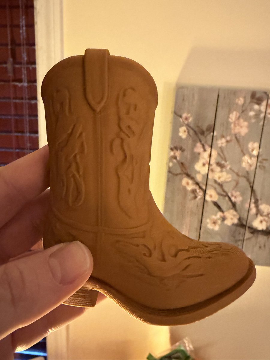 VTBryan's tweet photo. @BambuLabSupport Boots in Clay Brown https://t.co/rTPBZmtij0