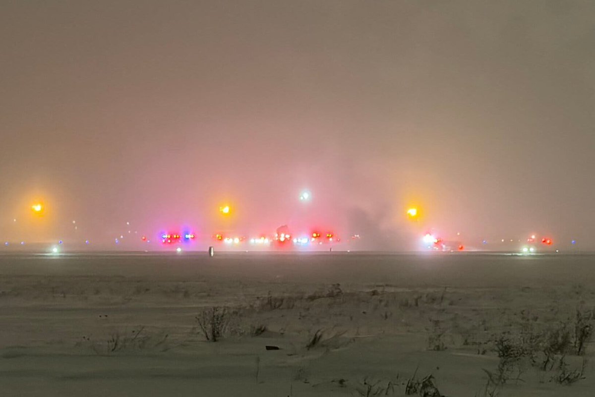 USAS_WW1's tweet image. #BombardierChallenger650 #PlaneCrash #disaster #Snowstorm2026: BREAKING: Bangor, Maine: Sunday 745 pm: Houston-based 2020 Bombardier Challenger 650 N10KJ crashes on takeoff at 152 knots in heavy snow, flipping plane, killing all 8 aboard, per Aviation Safety Network. So sad.💔🙏