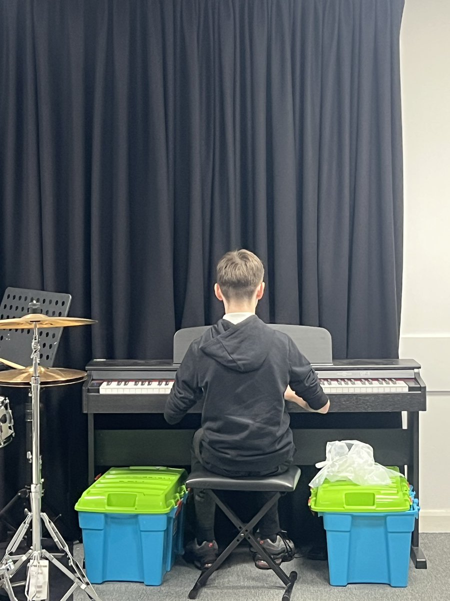 Virtual Headteacher tweet media