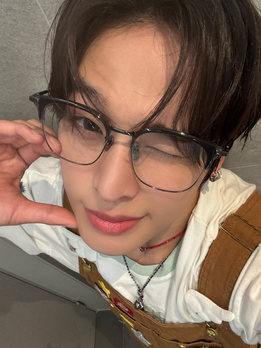 uknowku's tweet photo. 아 잠만 타임 ......  리쿠 < 이 남자 여자 조련 에바야 https://t.co/BhrwLeuA8b