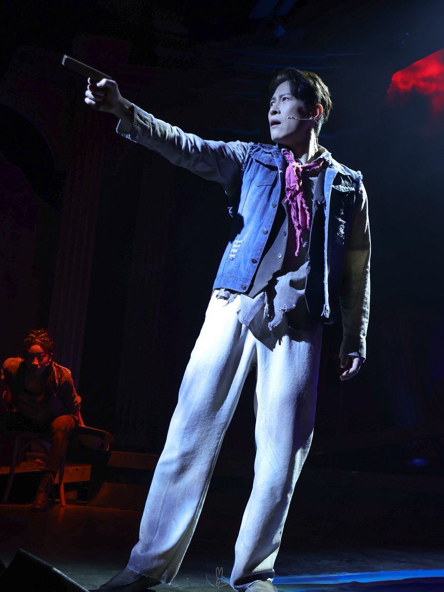 260125 𝑵 뮤지컬 <시지프스>
스페셜 커튼콜 Sunday

언노운 l #이형훈

나는 너무나 벗어나고 싶습니다
너무나, 너무나, 너무나 벗어나고 싶습니다
그날의 태양으로부터
아니 지금 이 태양으로부터