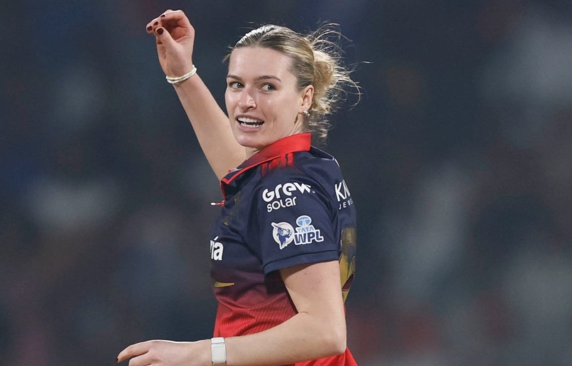 Lauren Bell has mastered the art of seam bowling to perfection. She is the best bowler in the WPL 2025-26 without any doubt.

She is just nailing those 3 overs of powerplay with precision. She is landing them on one spot with no freebies to batters with an economy of under 6 with