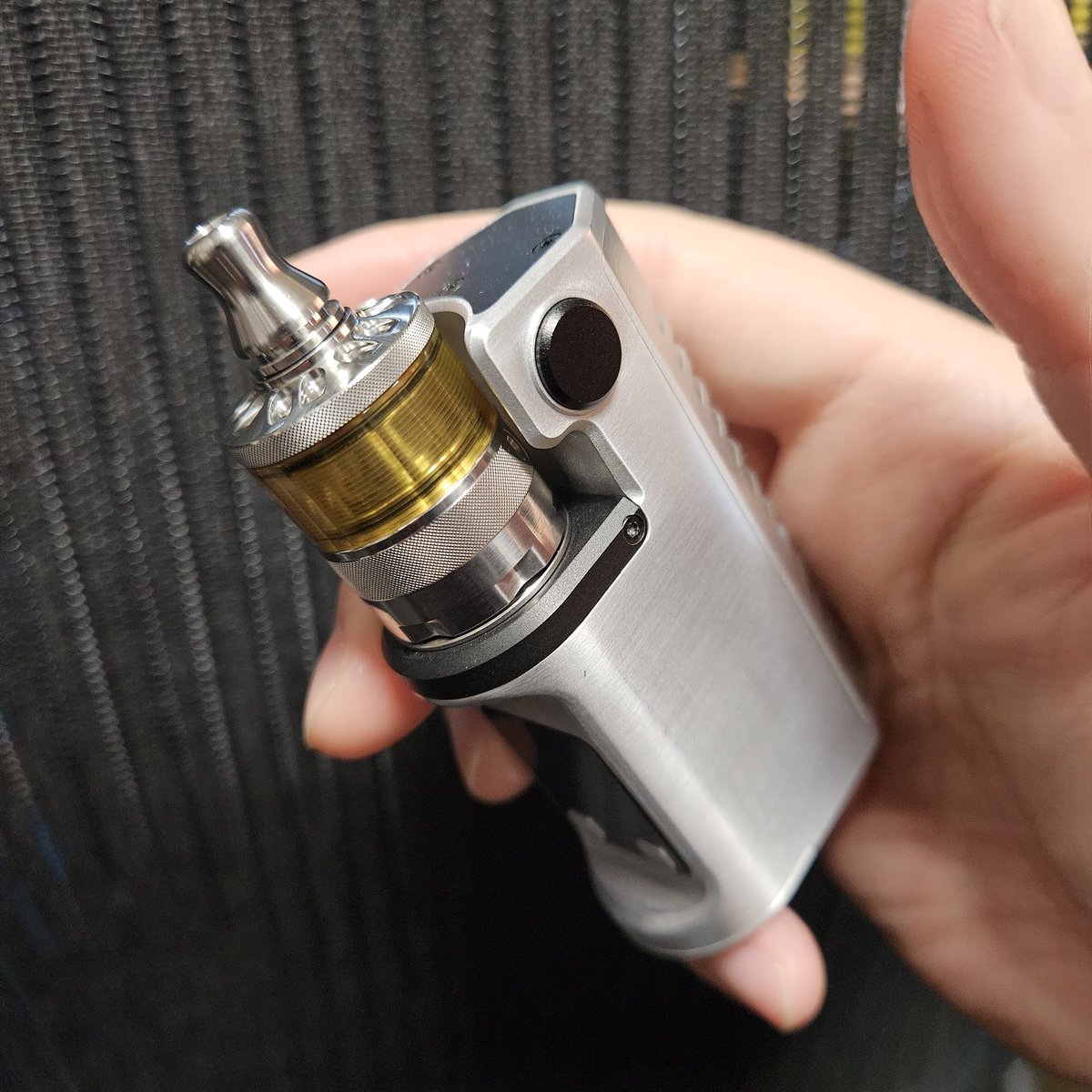 イイエジ tweet media