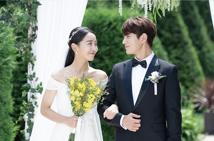 드디어 붐업 될 때가 됐다
싸가지 발레공주와 성깔있는 천사가
쌍방 머리채 잡는 사이로 시작해서
팔짱끼고 버진로드 걷는 사이로 변하는
‘단 하나의 사랑’
한번 츄라이 해보시긔