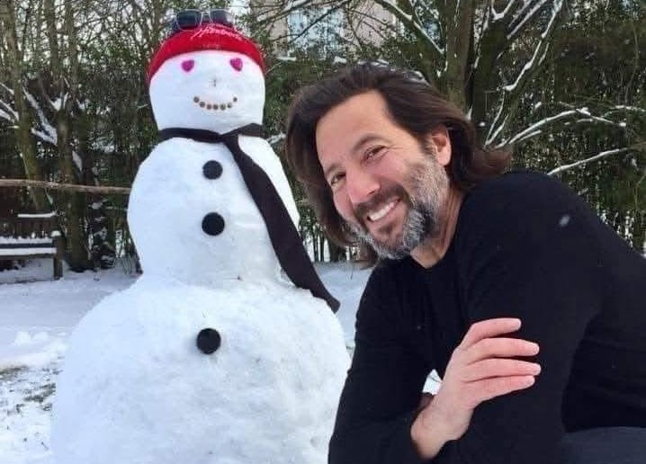 TheLOSTworld_'s tweet photo. What did one snowman say to the other snowman? https://t.co/Hpryz72Ksw
