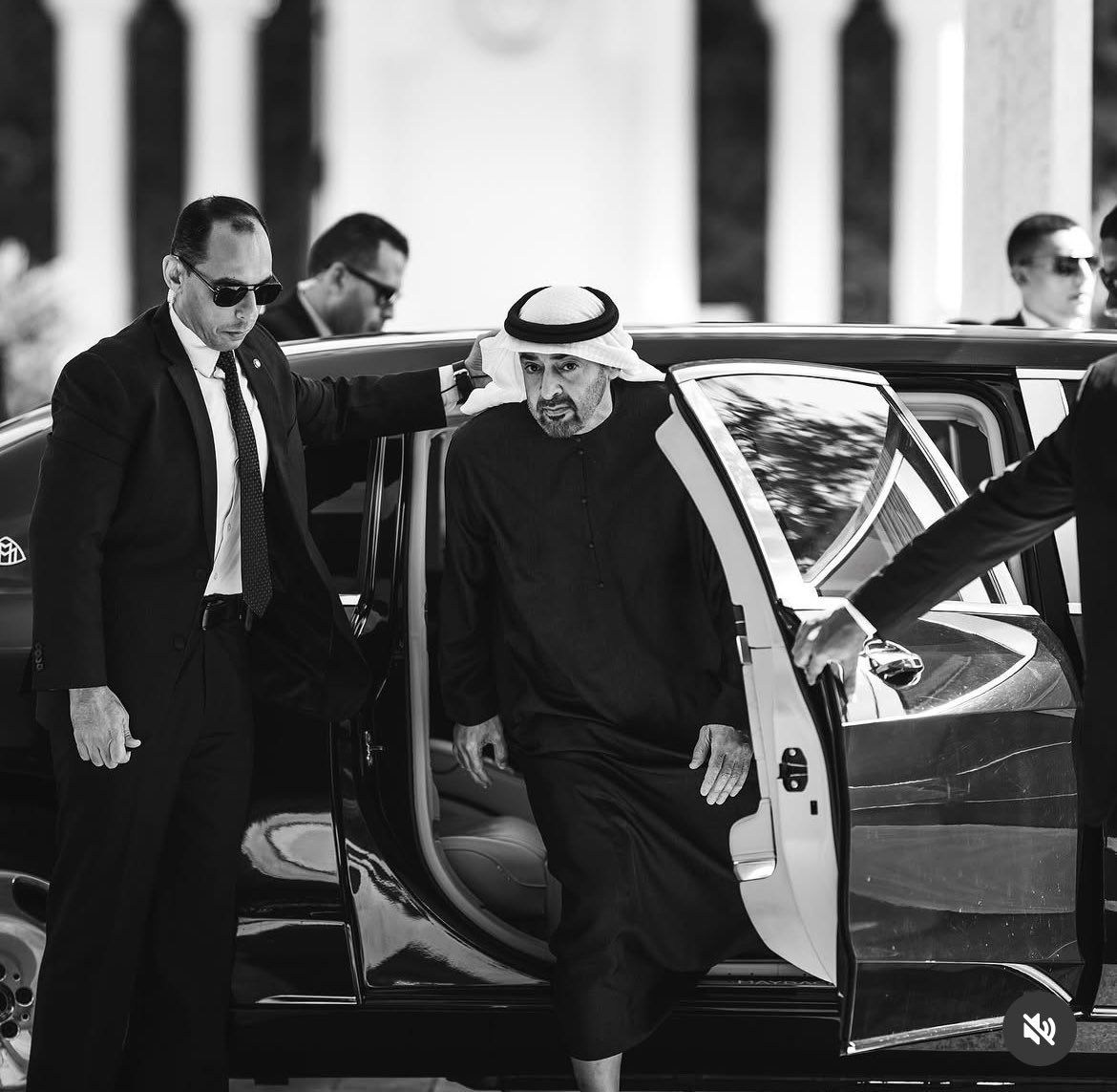 -

العالم كله يطلب الشيخ محمد بن زايد يكون حليفه و يعزز علاقاته مع دولة الامارات 

الحاكم القوي الحكيم الصادق الثابت الكريم صاحب الراي السديد و الرؤية الواضحه

🇦🇪