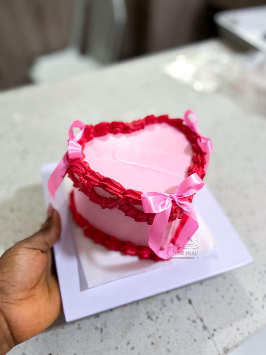 Roses are red 
Valentine is near 
Bento cake prices are out…
And yes, they’re very cute.

You could be single or fall under the relationship people category, we have your love celebration mode covered with our Valentine bento cakes.