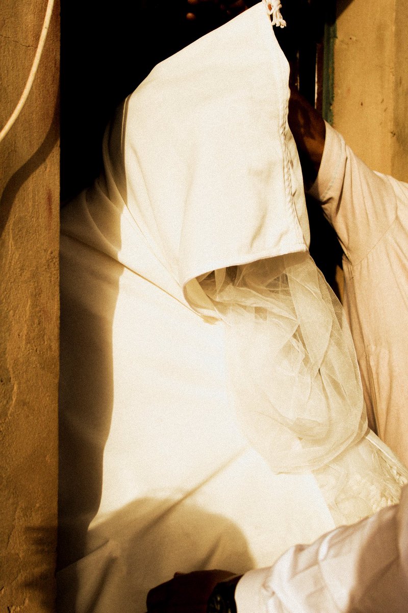 splendidesoleil's tweet photo. j’ai photographié un mariage en Algérie, en argentique https://t.co/l2yXYrHwpE