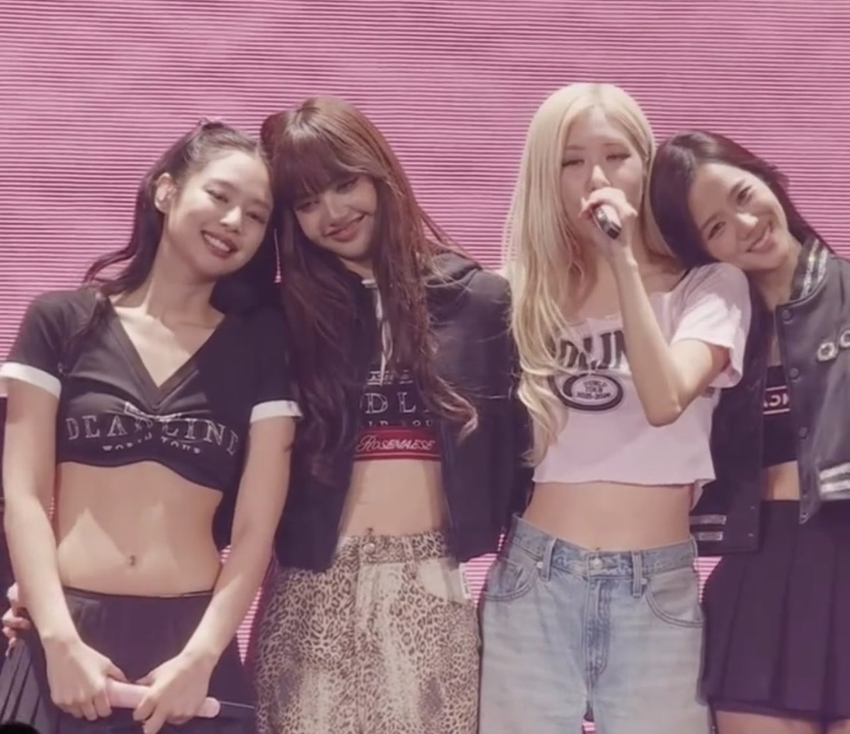 ไม่รู้จะได้เห็นภาพพวกมันสี่คนรวมกันในคอนเสิร์ตอีกเมื่อไหร่