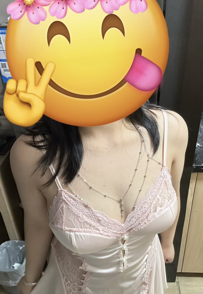 Cc521C's tweet photo. 🐻链和睡衣好看嘛😘
#胸链 https://t.co/phMmCyh3rp