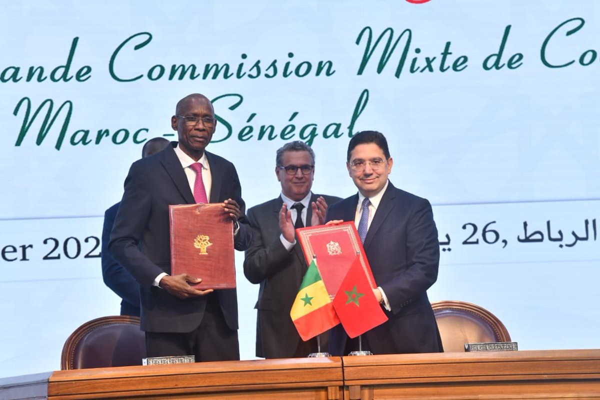 🇲🇦-🇸🇳| Les travaux de la 15 ème Grande Commission mixte de coopération Maroc-Sénégal ont été sanctionnés par la signature de 17 instruments juridiques, un communiqué conjoint et le procès verbal de la réunion
<a href="/ChefGov_ma/">رئيس الحكومة المغربية</a>
<a href="/SonkoOfficiel/">Ousmane Sonko</a>