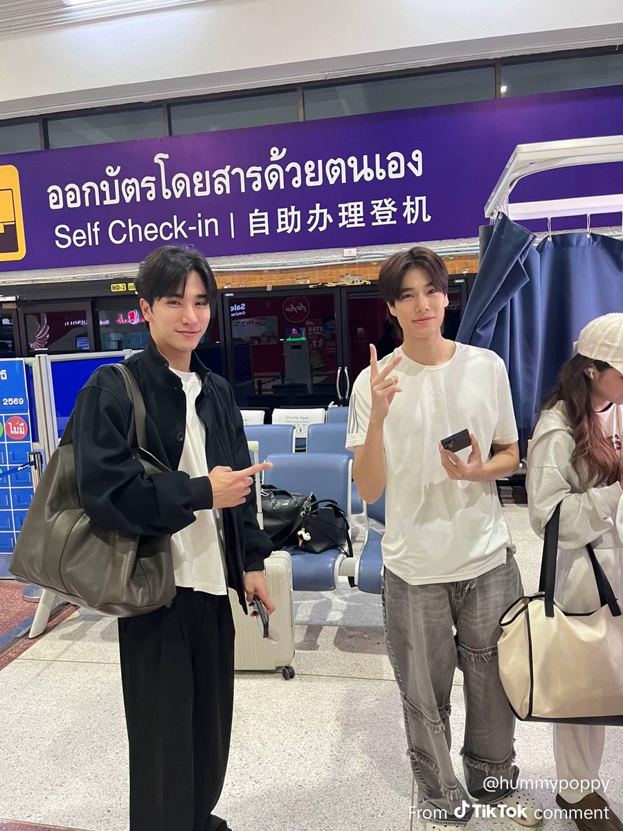 forpedta's tweet image. sedih banget liat foto ini, apalagi pas liat matanya, dia kek gak ada istirahat nya sama sekali huhuhuhu sehat sehat yaaa phedphed 🥺🥺🥺 keren bangettttttttttt!!!