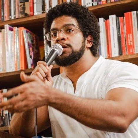 EleicaoBr2026's tweet image. 🚨AGORA: Jones Manoel anuncia pré-candidatura a deputado federal em Pernambuco, pelo PSOL

🗣️ “Se tem uma coisa que o Brasil precisa é de um campo de esquerda radical. Se eles estão tendo problemas com o Glauber, comigo a coisa vai ser bem pior”.