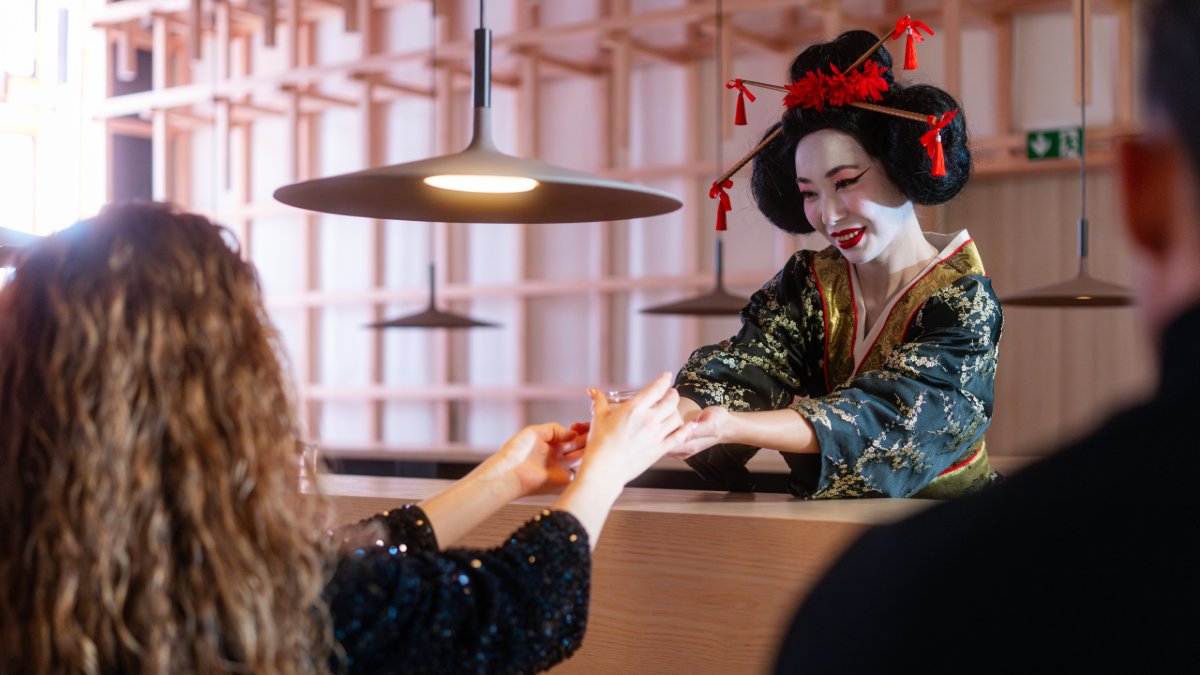 Eatrenalin Late Night ist zurück! 🍹 An allen Samstagen vom 11. April bis 30. Mai erwartet euch ein extravagantes Abend-Erlebnis, bei dem erstklassige Cocktails auf mitreißendes Live-Entertainment treffen. Das dürft ihr nicht verpassen! 👉 t1p.de/EatLateNight26