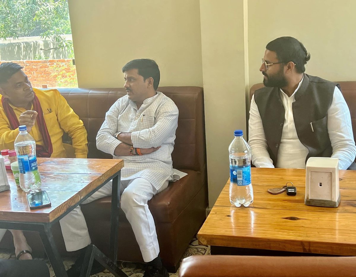 sagunbjp's tweet photo. मा.प्रदेश महामंत्री-भाजपा(उ.प्र.) ; सिद्धार्थनगर-बस्ती-संतकबीर नगर (स्थानीय निकाय) से मा.सदस्य(विधान परिषद्)#MLC ; व भाजपा-पश्चिम क्षेत्र के प्रभारी; पूर्व प्रदेश अध्यक्ष-भाजपा(युमो), आदरणीय श्री सुभाष यदुवंश जी को जन्मदिन की हार्दिक बधाई एवं शुभकामनाएं॥💐🎊
@MrYaduvansh @BJP4UP https://t.co/N1oCJAnjOq